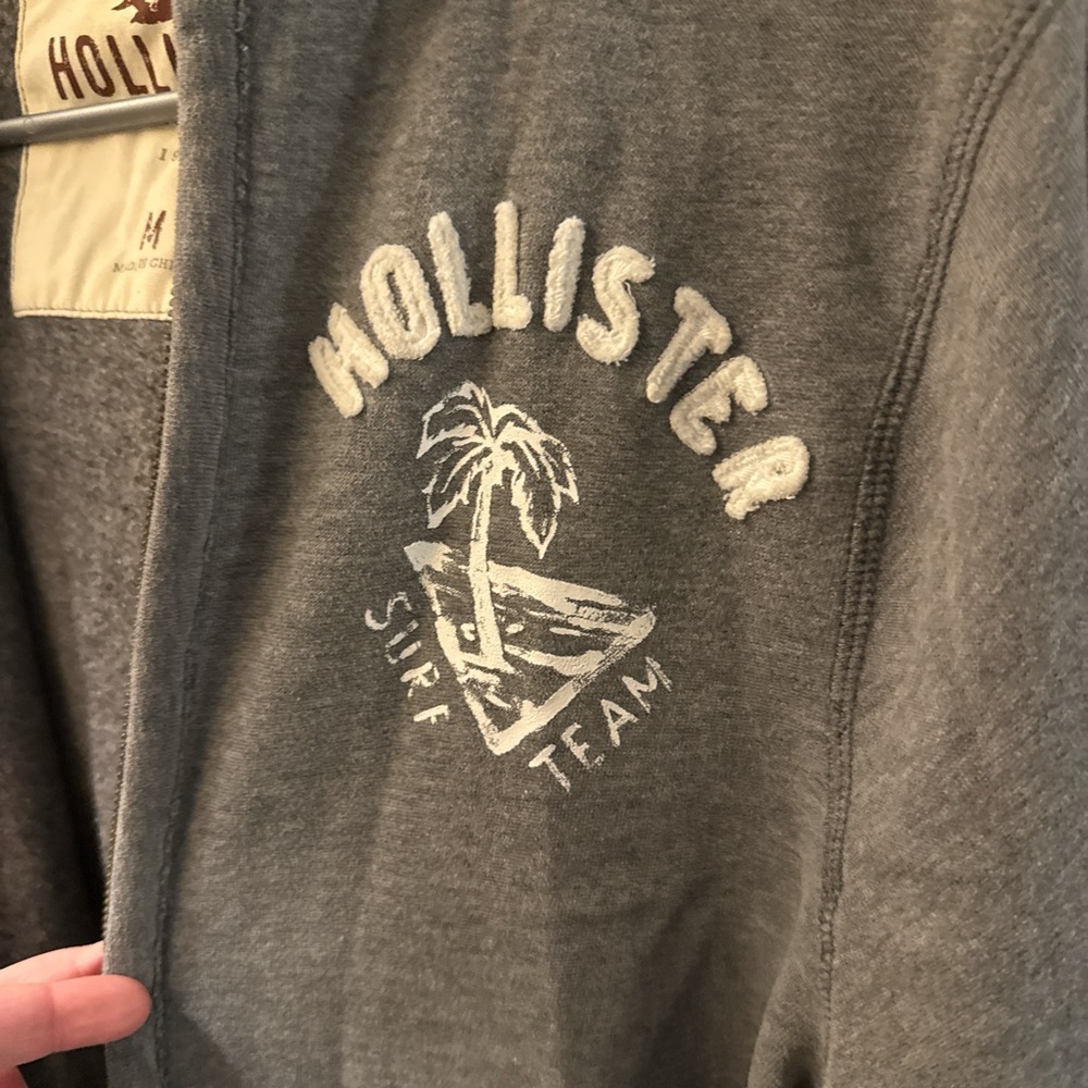 Hollister Charcoal Gray Crewneck Sweatshirt with Maroon Logo Patch